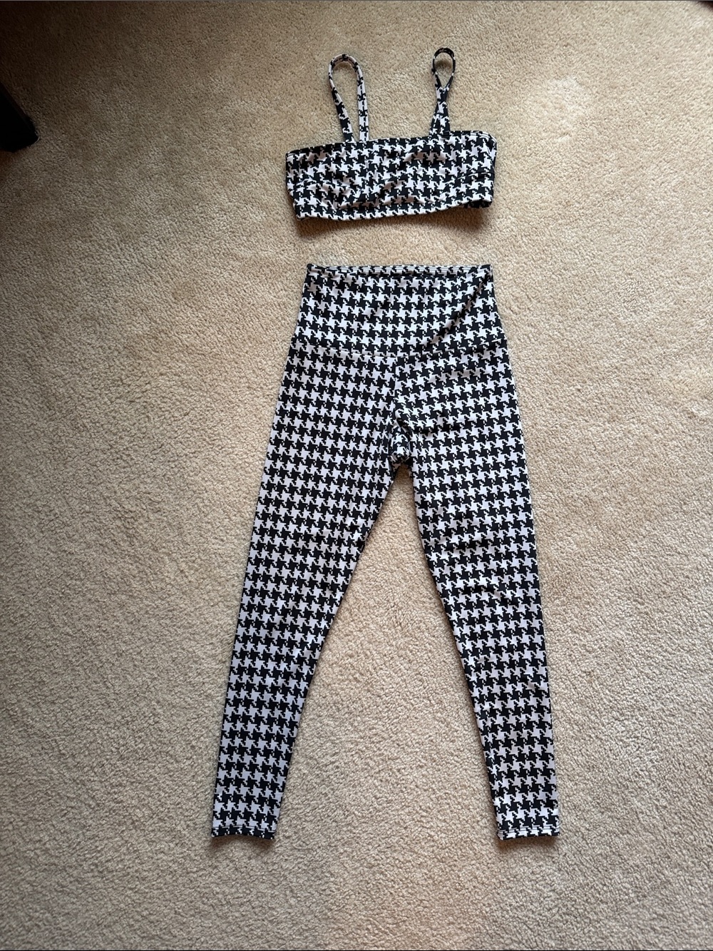 Onzie Houndstooth High-Waist Leggings and Crop Top Set - Black & White